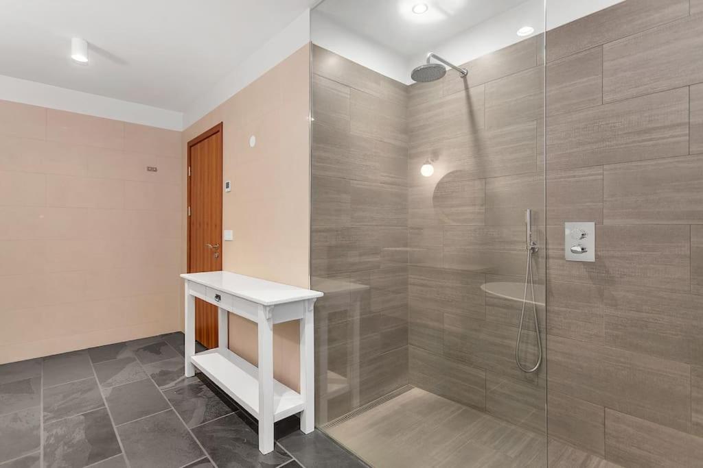 Modern 3br Oasis In Kopavogur *